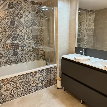 Séjour chez l'habitant Colocation Terrasse Xxl Port Marianne